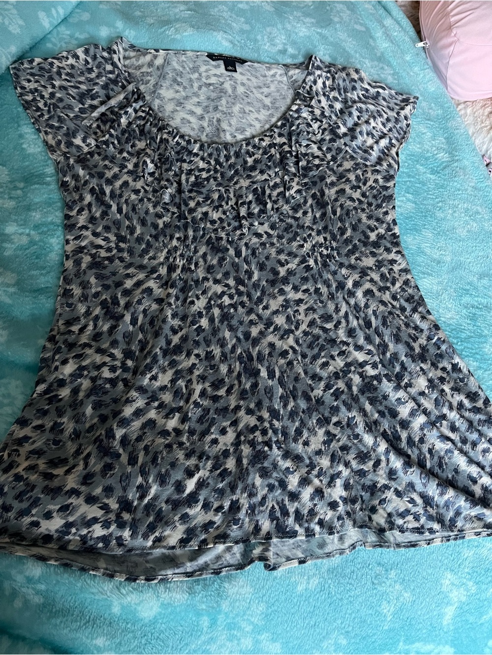 Banana Republic lightweight ruffle front top